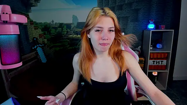 Snapshot of RosaFowler chatting on 03-23-26, 09:24 RosaFowler online show from 03-23-26, 09:24