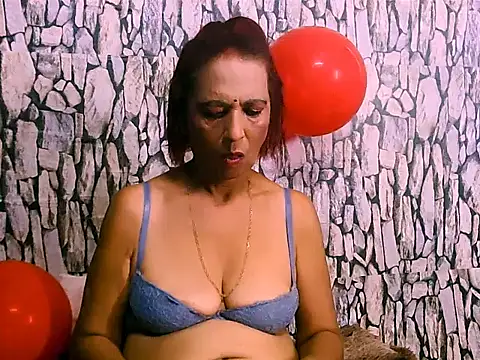 Snapshot of Hot_queen58 chatting on 03-08-26, 10:52 Hot queen58 online show from 03-08-26, 10:52