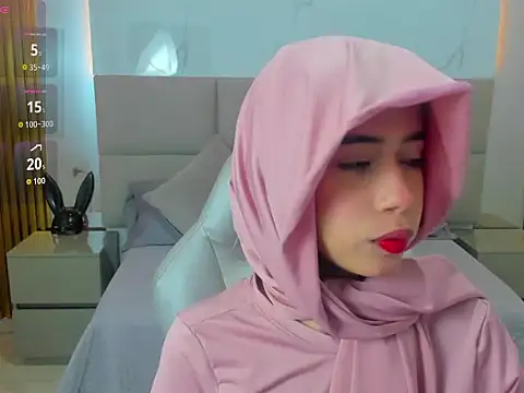 Snapshot of Hanna_irfan chatting on 03-07-26, 12:02 Hanna irfan online show from 03-07-26, 12:02