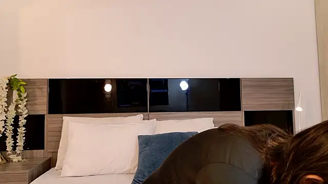 Snapshot of AleciaNoah chatting on 03-05-26, 07:10 AleciaNoah online show from 03-05-26, 07:10