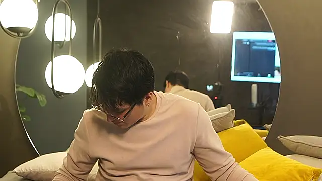 Mia and Belmonth online show from 03-24-26, 06:35