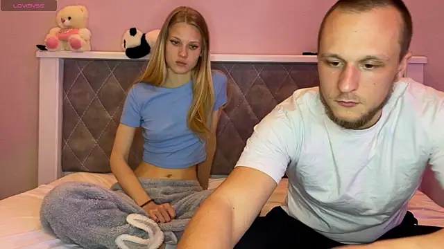 lion and kittyy online show from 04-09-26, 04:12