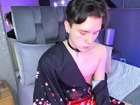 hollannd  online show from 04-21-26, 09:17