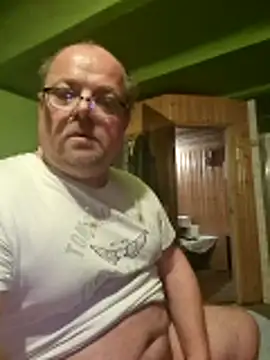 Snapshot of Langoloajkak01 chatting on 02-28-26, 01:23 Langoloajkak01 online show from 02-28-26, 01:23