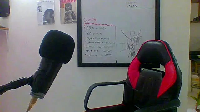 Snapshot of charles_king chatting on 05-05-26, 04:37 charles king online show from 05-05-26, 04:37