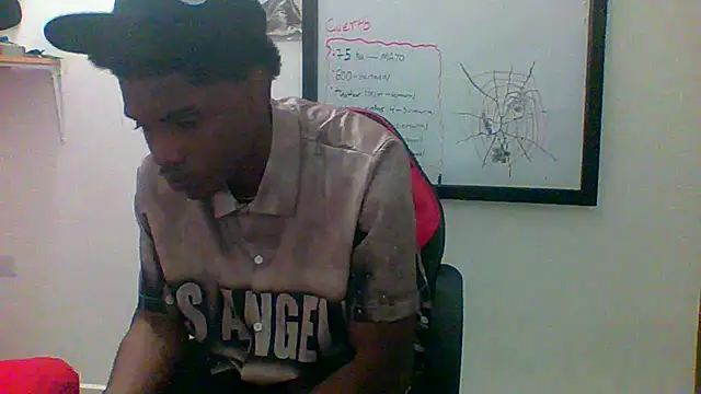 Snapshot of charles_king chatting on 05-11-26, 04:29 charles king online show from 05-11-26, 04:29
