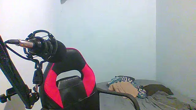 Snapshot of charles_king chatting on 08-06-26, 08:55 charles king online show from 08-06-26, 08:55