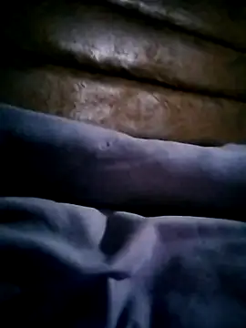 Snapshot of boobsthief chatting on 06-25-26, 04:12 boobsthief online show from 06-25-26, 04:12