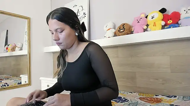 EmmaSanchez  online show from 05-02-26, 04:12