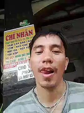 Snapshot of traiwe06 chatting on 06-10-26, 01:17 traiwe06 online show from 06-10-26, 01:17