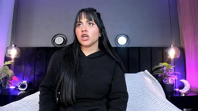 Snapshot of alejandra__garcia chatting on 03-18-26, 03:31 alejandra garcia online show from 03-18-26, 03:31