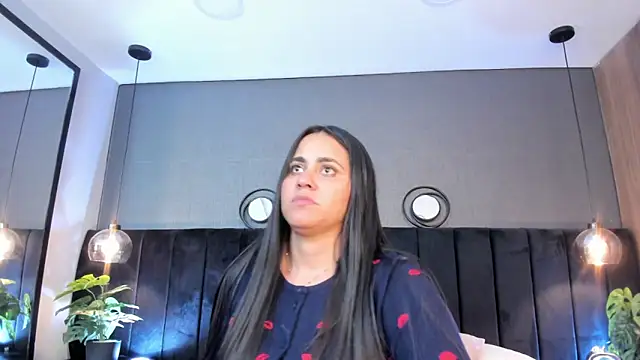 Snapshot of alejandra__garcia chatting on 05-10-26, 02:39 alejandra garcia online show from 05-10-26, 02:39