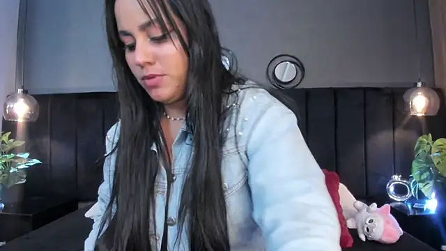 Snapshot of alejandra__garcia chatting on 05-13-26, 03:26 alejandra garcia online show from 05-13-26, 03:26