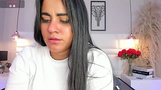 Snapshot of alejandra__garcia chatting on 05-17-26, 09:00 alejandra garcia online show from 05-17-26, 09:00