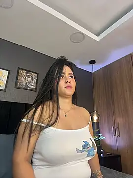 Snapshot of alejandra__garcia chatting on 07-17-26, 03:35 alejandra garcia online show from 07-17-26, 03:35