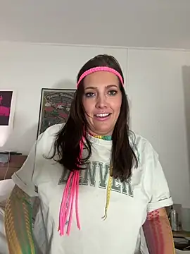 Snapshot of hollyharmd chatting on 03-28-26, 08:03 hollyharmd online show from 03-28-26, 08:03