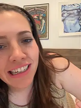 Snapshot of hollyharmd chatting on 04-03-26, 02:31 hollyharmd online show from 04-03-26, 02:31