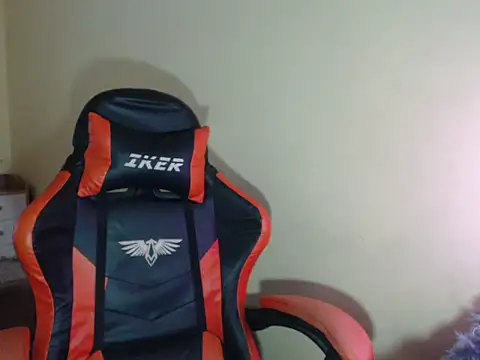 Snapshot of ashelyxyn69xx chatting on 04-07-26, 04:35 ashelyxyn69xx online show from 04-07-26, 04:35