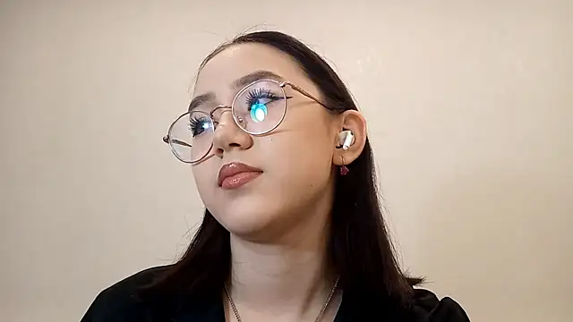 Snapshot of SolvedGlobe chatting on 03-01-26, 01:02 SolvedGlobe online show from 03-01-26, 01:02