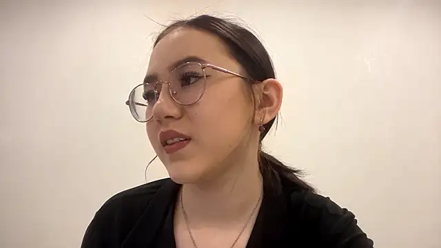 Snapshot of SolvedGlobe chatting on 03-04-26, 03:18 SolvedGlobe online show from 03-04-26, 03:18