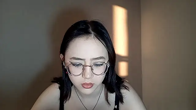 Snapshot of SolvedGlobe chatting on 03-13-26, 02:12 SolvedGlobe online show from 03-13-26, 02:12