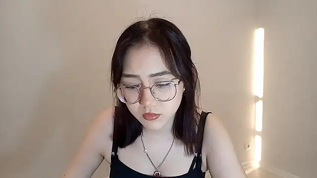 Snapshot of SolvedGlobe chatting on 03-20-26, 02:11 SolvedGlobe online show from 03-20-26, 02:11