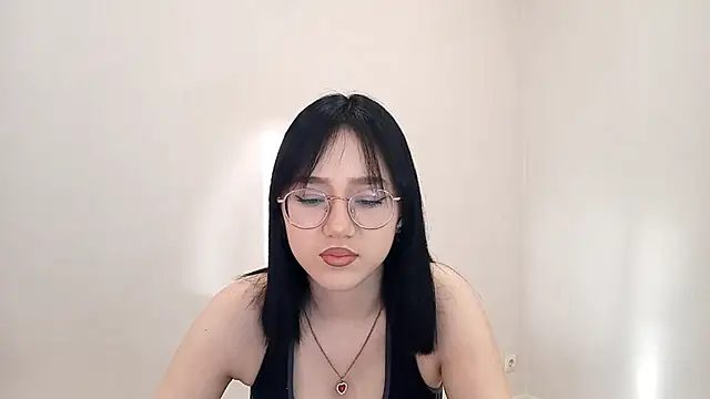 Snapshot of SolvedGlobe chatting on 03-23-26, 01:48 SolvedGlobe online show from 03-23-26, 01:48