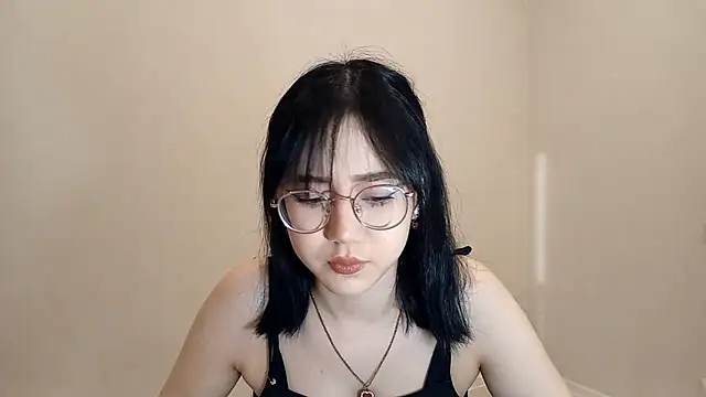 Snapshot of SolvedGlobe chatting on 03-27-26, 02:06 SolvedGlobe online show from 03-27-26, 02:06