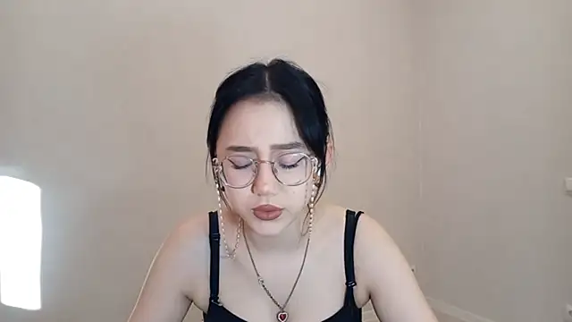 Snapshot of SolvedGlobe chatting on 03-30-26, 01:12 SolvedGlobe online show from 03-30-26, 01:12