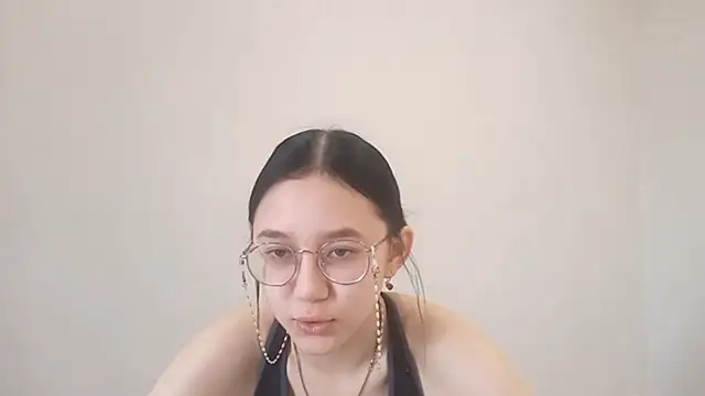 Snapshot of SolvedGlobe chatting on 04-07-26, 02:50 SolvedGlobe online show from 04-07-26, 02:50