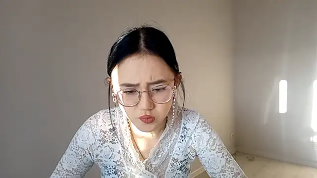 Snapshot of SolvedGlobe chatting on 04-09-26, 02:11 SolvedGlobe online show from 04-09-26, 02:11