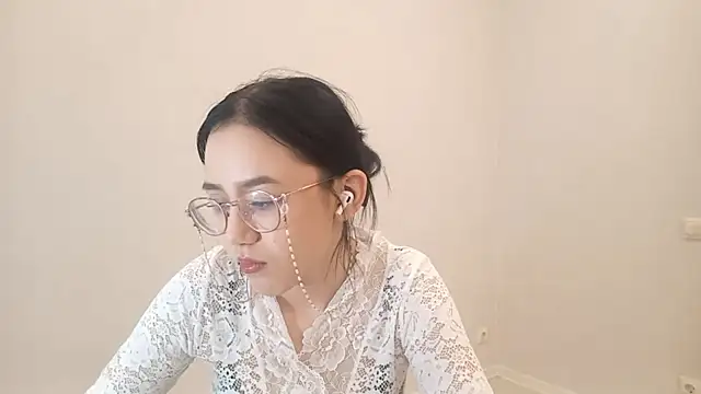 Snapshot of SolvedGlobe chatting on 04-14-26, 01:17 SolvedGlobe online show from 04-14-26, 01:17