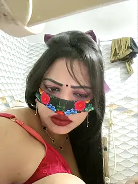 Snapshot of Beauty-3 chatting on 05-06-26, 11:43 Beauty-3 online show from 05-06-26, 11:43