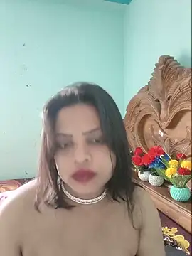 Snapshot of Beauty-3 chatting on 05-28-26, 04:21 Beauty-3 online show from 05-28-26, 04:21