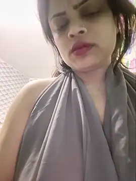 Snapshot of Beauty-3 chatting on 06-03-26, 05:07 Beauty-3 online show from 06-03-26, 05:07