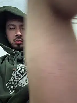 Snapshot of haytiene1 chatting on 02-28-26, 01:01 haytiene1 online show from 02-28-26, 01:01