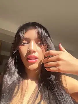 Mia-villalobos online show from 04-28-26, 01:38
