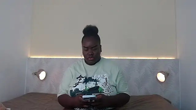 Snapshot of sophie_blake1 chatting on 04-07-26, 08:42 sophie blake1 online show from 04-07-26, 08:42