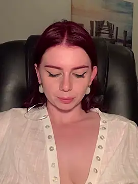 Snapshot of VelvetChloe chatting on 05-31-26, 06:09 VelvetChloe online show from 05-31-26, 06:09