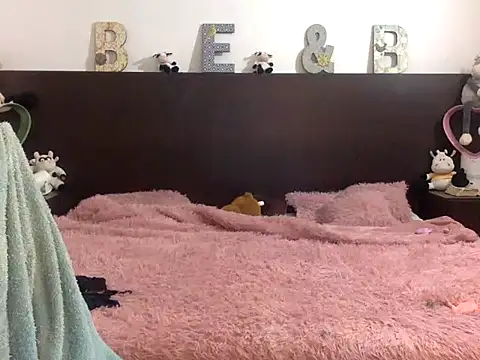 mommy-Milf online show from 03-25-26, 01:44