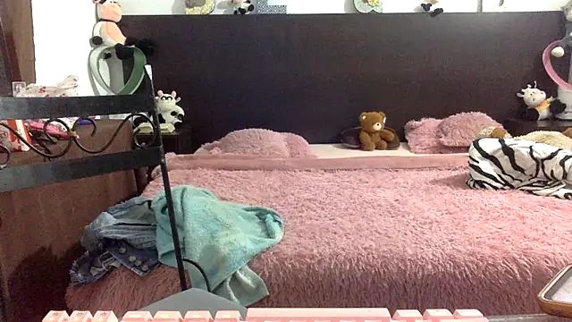 mommy-Milf online show from 04-12-26, 02:05