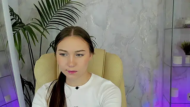 Snapshot of OliviaLang chatting on 03-04-26, 11:16 OliviaLang online show from 03-04-26, 11:16