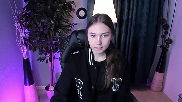 Snapshot of OliviaLang chatting on 03-06-26, 11:39 OliviaLang online show from 03-06-26, 11:39