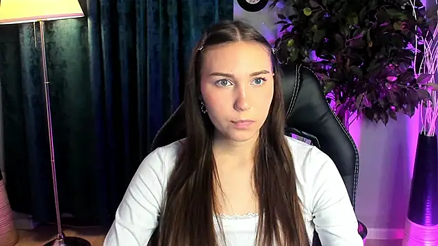 Snapshot of OliviaLang chatting on 03-20-26, 11:15 OliviaLang online show from 03-20-26, 11:15