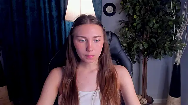 Snapshot of OliviaLang chatting on 04-03-26, 11:30 OliviaLang online show from 04-03-26, 11:30