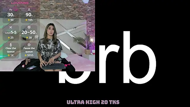 Snapshot of lucy_davies chatting on 04-02-26, 11:30 lucy davies online show from 04-02-26, 11:30