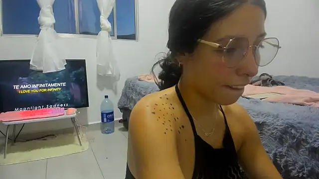 Snapshot of Miranda-cambell chatting on 07-16-26, 11:44 Miranda-cambell online show from 07-16-26, 11:44