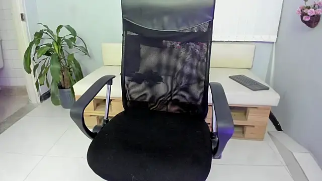 Nahomy Collins  online show from 03-09-26, 08:02