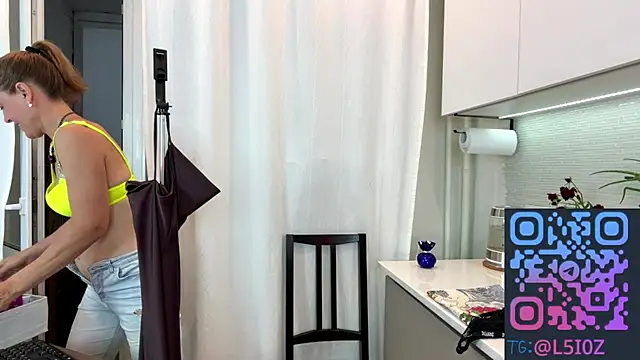 Lizacams online show from 07-25-26, 04:37