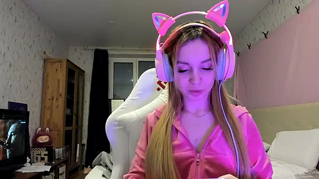 Snapshot of LinaKunilina chatting on 03-04-26, 07:31 LinaKunilina online show from 03-04-26, 07:31